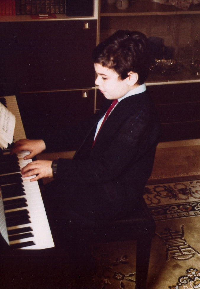 Demetrio Rizzo - al pianoforte da bambino